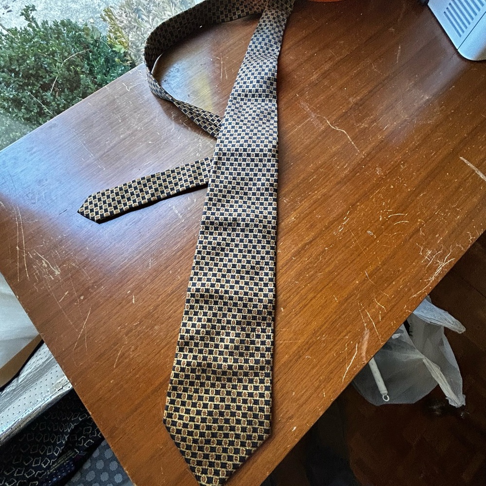 Vitaliano Pancaldi Black and Gold Patterned Tie